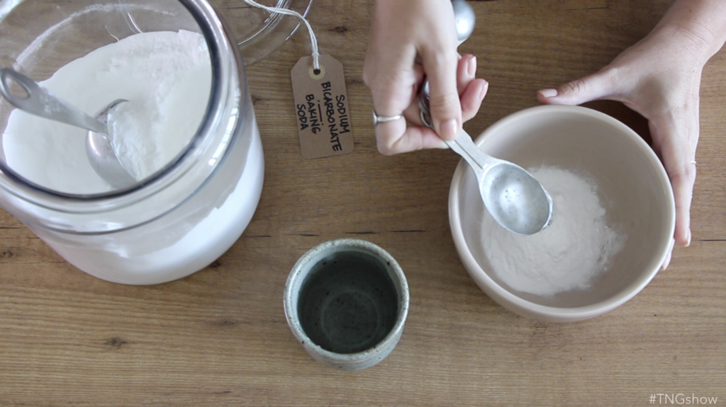 Washing Fruits and Vegetables - Baking Soda Scrub from The Normal Girl Show